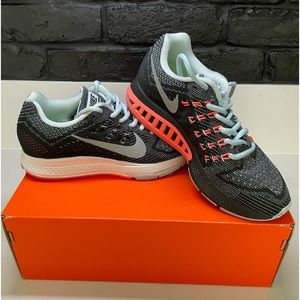 W Nike Air Zoom Structure 18